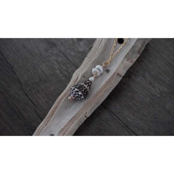 Real Cone Shell Necklace - Picture 6 of 7
